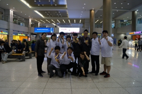 정영택 아트스쿨 국제대회반 학생들이 홍콩국제요리경연대회(Hongkong International Culinary Classic 2013)에서 금메달 2개, 은메달 3개, 동메달 4개를 획득하는 쾌거를 이뤄냈다. 사진제공: 정영택아트스쿨