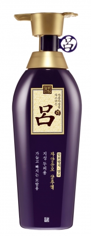 한방 프리미엄 샴푸 브랜드 려(呂)는 글로벌 소비자 패널 조사 기관인 칸타월드패널의 최근 자료에서 4년 연속 헤어케어 시장 내 한방샴푸 브랜드 점유율 1위를 차지했다고 밝혔다.