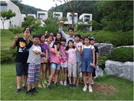 국내 최초 웰니스 센터 힐리언스(www.healience.com)가 여름방학을 맞아 강원도 홍천 선마을에서 청소년들을 위한 영힐링(Young Healing)캠프를 진행한다.