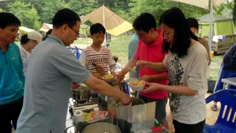 2012년 “패밀리가 떴다(인증)”참가한 야영식 사진