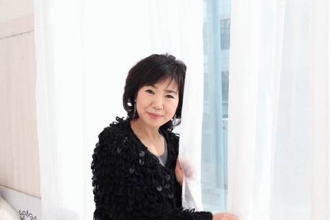 ‘돌려라 돌려’를 부른 신인 트로트 가수 조아진