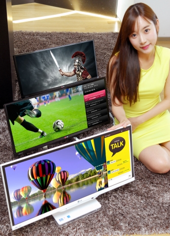 LG전자가 21:9 화면비율을 적용한 일체형PC, 소형TV, 모니터 등 시네뷰 풀라인업을 선보이고 있다.
