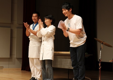 (왼쪽부터)난타배우 정영석, 우아성 한의원의 정은아 원장, 호비쇼 튼튼아저씨 이석우