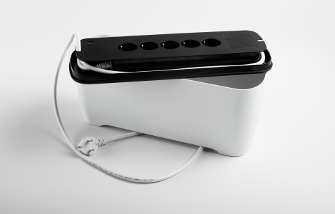 나인브릿지의 수납형 디자인 멀티탭 PLUG POT이 2013년 레드닷 디자인 어워드 수상의 영예를 안았다.