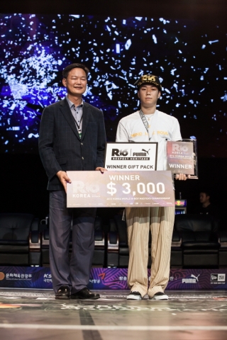 한국관광공사가 주최하고 문화체육관광부가 후원하는 R16 KOREA 2013 세계 비보이 마스터즈 대회가 7월 13일부터 14일 양일간 서울 올림픽공원 올림픽홀에서 진행했다.