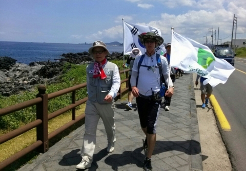 7월18일 동명대 설동근 총장과 학생들의 제주도 국토대장정