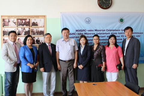 군산대학교 채정룡 총장이 국립 몽골교육대학을 방문했다.