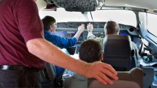 Bombardier가 CSeries 항공기를 몇 주 이내로 첫 비행할 예정이다.