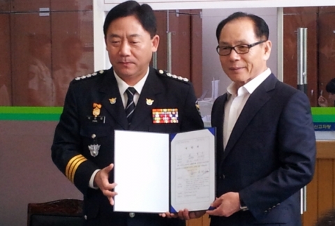 설동근 총장이 착한운전마일리지 개인 1호 서약식을 가졌다.