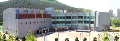 안산시청소년수련관이 2013년 안산시 출자·출연기관 경영평가에서 5개 기관 중 유일하게 최우수 등급인 S 등급 판정을 받았다고 밝혔다.