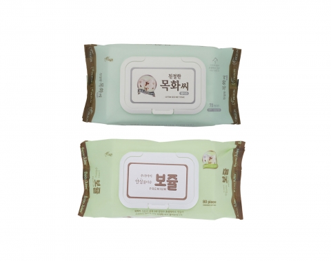 피죤이 초정약수를 사용한 물티슈 2종을 출시했다. 친절한 목화씨 물티슈(위), 유아용 보쥴 물티슈(아래) 제품 사진