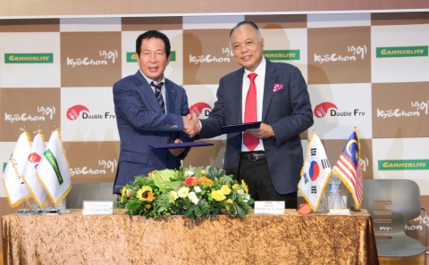 교촌에프앤비는 말레이시아 갬머라이트 그룹과 마스터 프랜차이즈 계약을 체결했다.