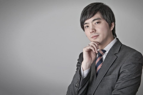 프레젠테이션전문가에서 가수로의 또 다른 도전을 준비하고 있는 가수 더웨일.