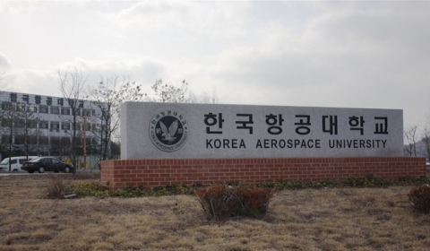 신우성논술학원에서는 8월과 9월에 주말 논술특강을 운영하고 9월 14일부터 9일 연속으로 추석연휴 논술캠프를 진행한다. 시험 직전에는 저녁 6~10시에 날마다 파이널특강을 개설할 