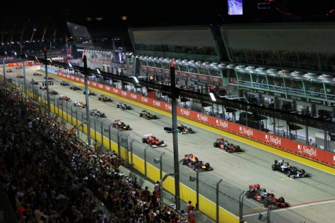 싱가포르에서 9월 13일부터 23일까지 자동차 경주대회 포뮬러 원(F1) 그랑프리 시즌 싱가포르가 개최된다.