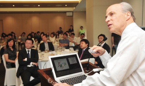 로저 콘버그 건국대 석학교수