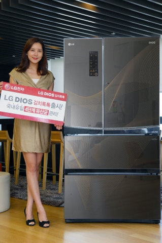 LG전자,  김치냉장고 디오스 김치톡톡을 출시했다.