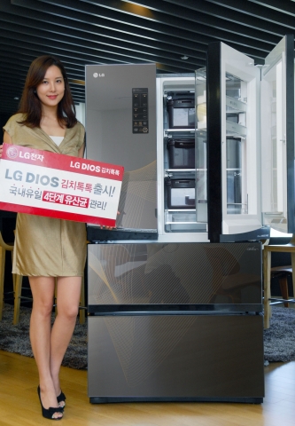 LG전자,  김치냉장고 디오스 김치톡톡을 출시했다.