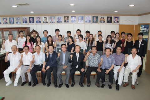 건국대 총동문회 건국장학회가 재학생 28명에게 장학금 6400만원을 전달했다.