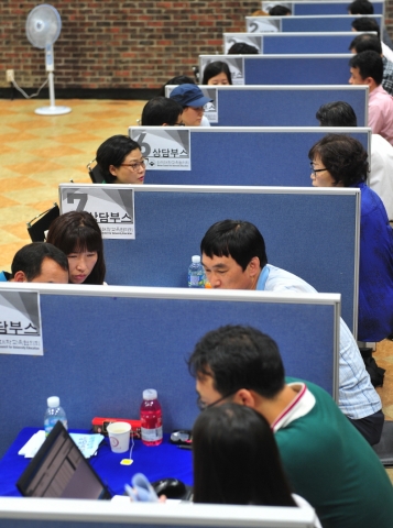 2014학년도 수시모집 대입상담캠퍼스가 24일 서울 광진구 건국대 서울캠퍼스 새천년관 대공연장과 50여 개 강의실에서 열렸다