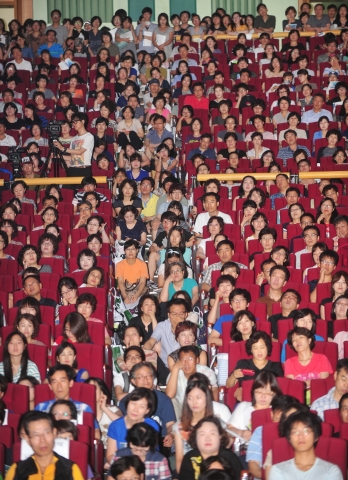 2014학년도 수시모집 대입상담캠퍼스가 24일 서울 광진구 건국대 서울캠퍼스 새천년관 대공연장과 50여 개 강의실에서 열렸다