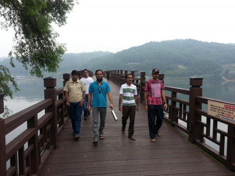 파키스탄 카라치 GTI 훈련교사들이 안동에서 전통문화 체험을 즐기고 있다.