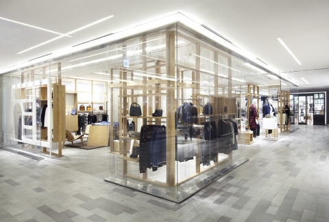 신세계 백화점 본점이 국내 최초의 컨템포러리 패션 전문관인 4N5(포 앤 파이브)를 드디어 9월 6일 대중들에게 공개한다.