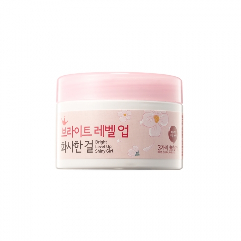 샤라샤라가 일명 하얘지는 수분크림인 브라이트 레벨 업 화사한 걸 대용량(200ml)을 선보였다.