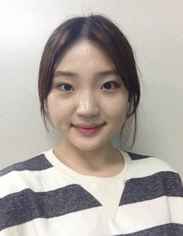 해양환경 광고 공모에서 은상을 수상한 동명대 김나영 씨.