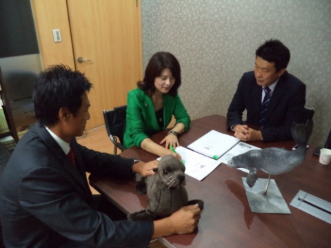 독도강치복원국민운동본부는 스포츠 스타 박민수 씨와 이상윤 씨를 제1회 독도 강치 국제 마라톤 대회의 홍보대사로 임명했다.