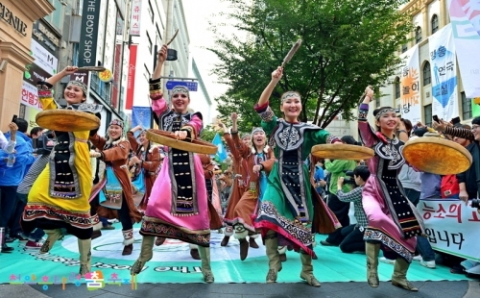 세계 춤꾼들이 주목하는 국내 최대의 춤축제가 천안삼거리공원에서 열린다.
