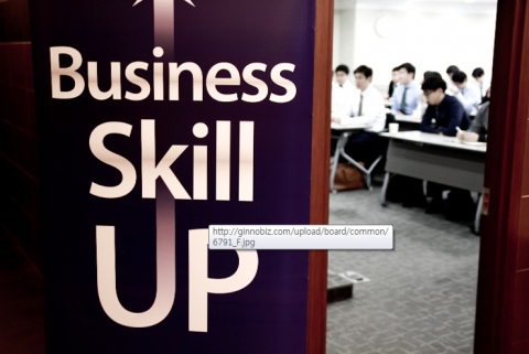 컨설팅직 취업에 성공한 이들 대부분이 취업 후 상식 및 경제, 문화 등 다방면의 지식을 더 많이 쌓게 됐다고 생각하는 것으로 나타났다.