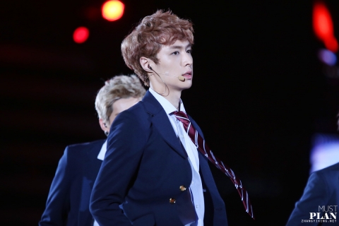 엑소(EXO)의 멤버 레이의 생일을 맞아 팬들이 통 큰 이벤트를 준비해 화제다.