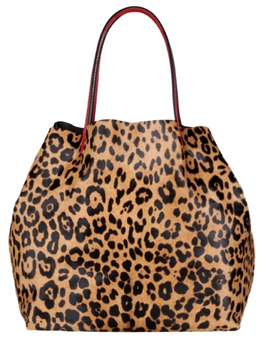 CH 캐롤리나 헤레라 마트로요시카 백이 출시됐다.