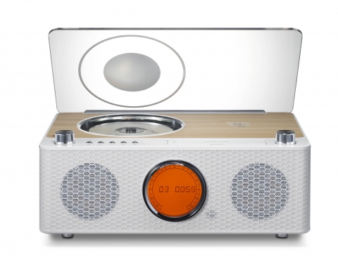 LG전자가 아날로그 감성 디자인과 스마트 오디오 기능을 갖춘 클래식 오디오를 선보였다.