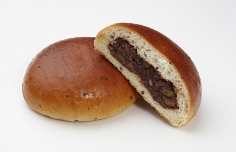 뚜레쥬르가 국내 대표 통신 3사(SKT, KT, LGU+) 할인 혜택 적용을 기념해 신제품 스마트브레드를 출시했다.