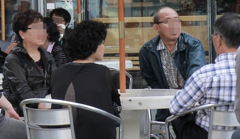 최근 60대 이상에서 노후 대책을 위한 투자성 창업을 문의하는 이들이 부쩍 늘어난 것으로 나타나고 있다.