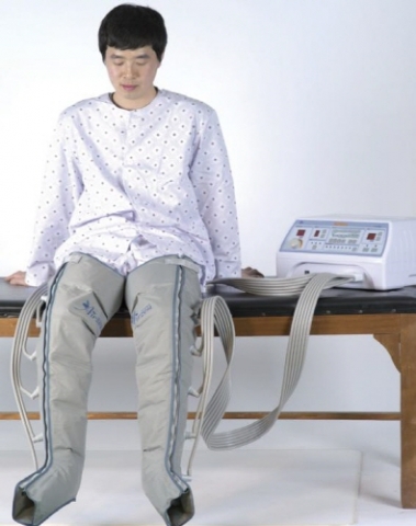 Digital Air Compression Therapy(PM-808A) in action