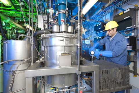 전기 및 석유 등 에너지 소비량을 획기적으로 줄인 바이엘 머티리얼사이언스의 기술 공정으로 제품을 생산하고 있다.