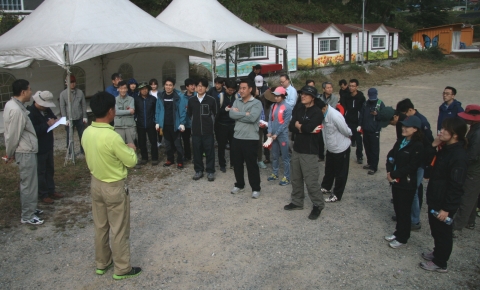 충남발전연구원은 충남 청양군 칠갑산 산꽃마을에서 농촌봉사활동을 가졌다.