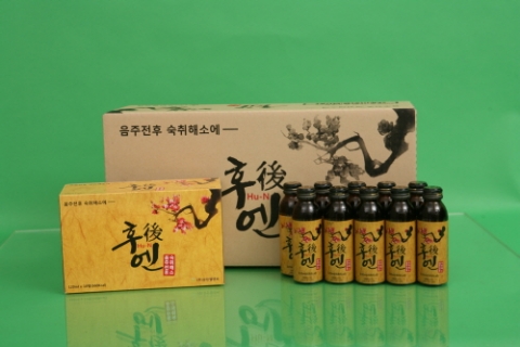 유빈엘앤씨는 12가지 천연재료로 만들어진 숙취해소음료 후엔을 출시했다.