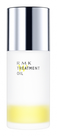 RMK는 식물성 오일과 수용성 보습 성분을 한 병에 담은 트리트먼트 오일 RMK W 트리트먼트 오일을 출시했다.