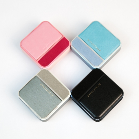 블랙, 실버, 핑크, 블루 4가지 컬러의 Breathe 5500 배터리가 출시됐다.