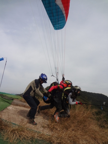 신갈청소년문화의집은 초, 중, 고등학생 30명을 대상으로 주말을 이용한 스포츠 체험 활동 무한도전 바람을 가르며 프로그램을 진행하였다.