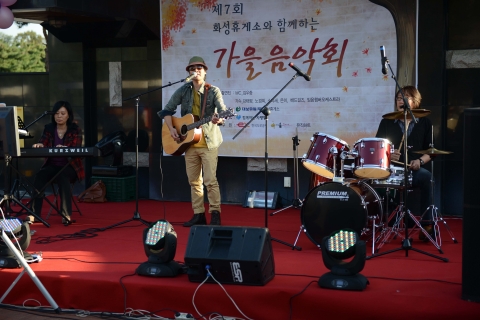 화성휴게소에서 불우이웃을 위해 준비한 성금은 화성시 관내에 위치한 성신양로원 등의 시설과 복지단체 함께하는 사랑밭에 전달되어 뜻깊은 곳에 사용될 예정이다.