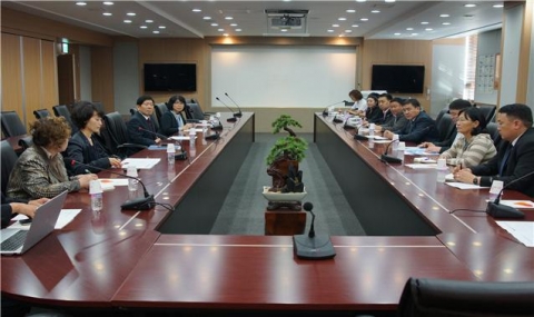 한국보건복지인력개발원이 아동학대예방 교육사례를 몽골에 전파했다.