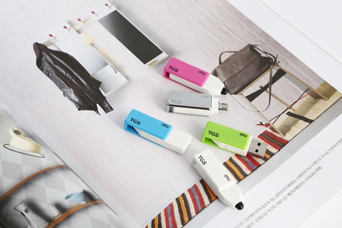 티지에스는 터치펜 스마트 OTG USB메모리를 출시했다.