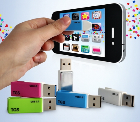티지에스가 국내 최초 터치펜 스마트폰 OTG USB메모리3.0을 출시했다.