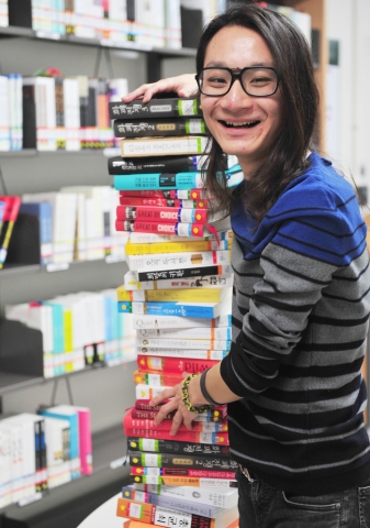 올해 건국대 독서왕으로 선정된 최수범(25ㆍ기술경영학과 4) 학생