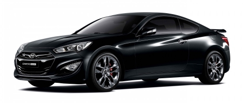 현대자동차㈜는 ▲변속기 성능개선 등을 통한 주행상품성 강화 ▲역동적 주행성능을 구현한 옵션 패키지 도입 ▲블루링크 서비스 신규 적용 등으로 상품성을 획기적으로 향상시킨 ‘제네시스 